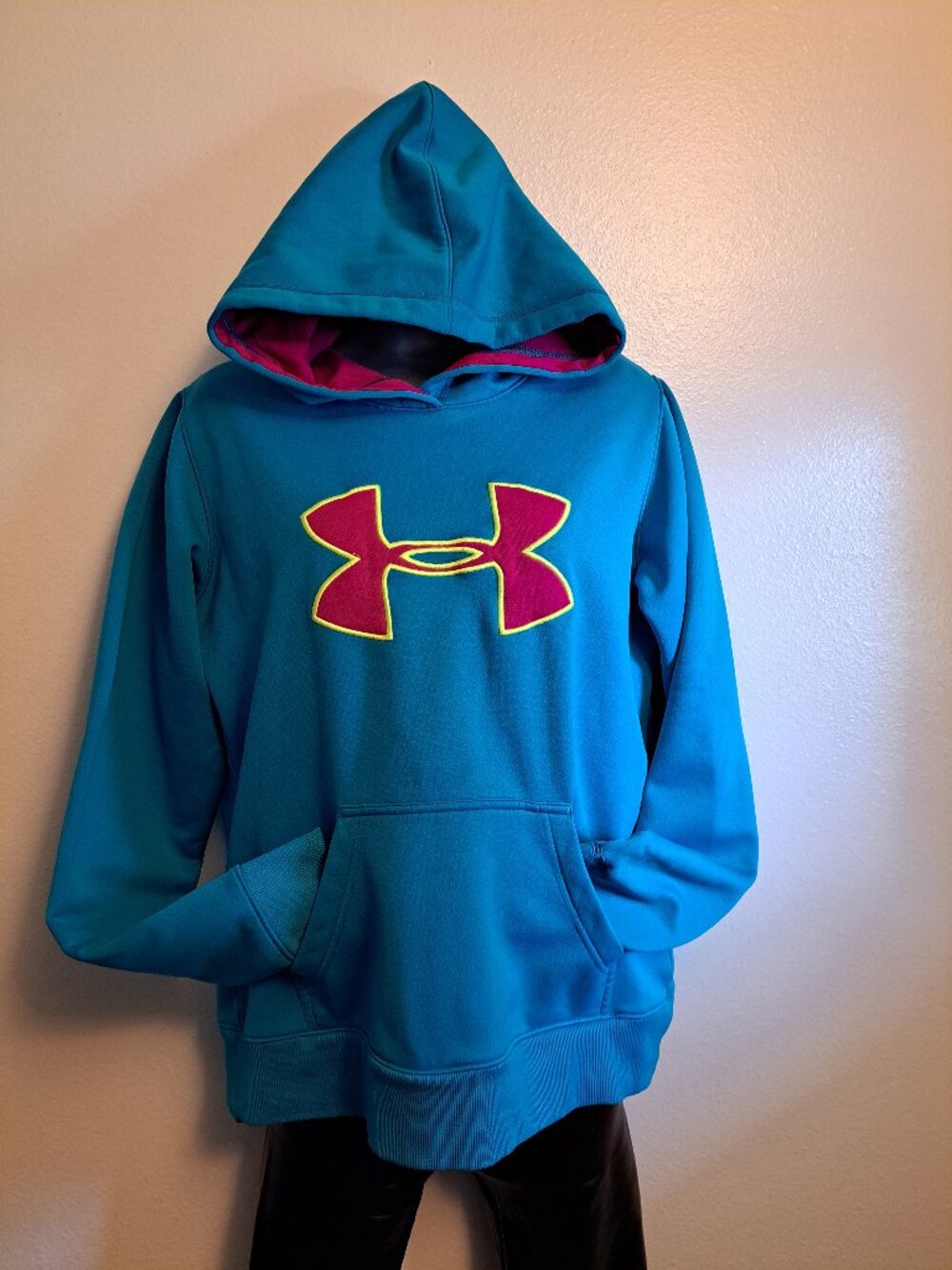 Under Armour Storm turquoise fleece-lined hooded sweatshirt w/ pink&yellow logo - Picture 2 of 6